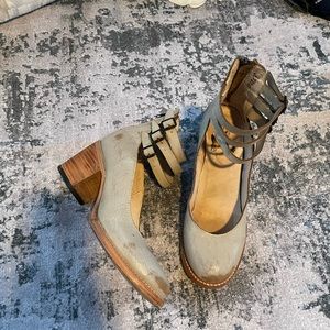 EUC OG ice Randi Freebird heels 7